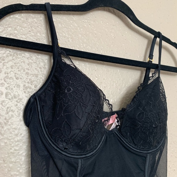 Victoria Secret 36C Very Sexy Black Lace Lingerie - Picture 2 of 5